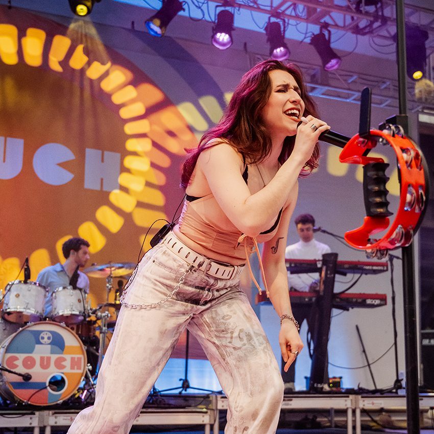 LOCATIONS_Levitt_couch_850x850