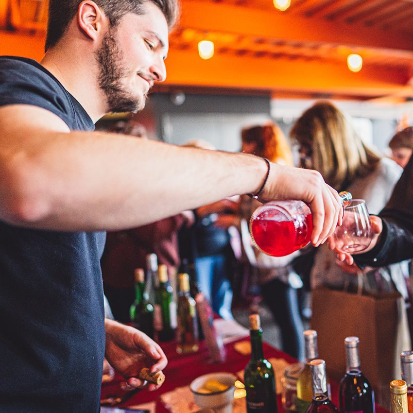 PIC_winepour_850x850